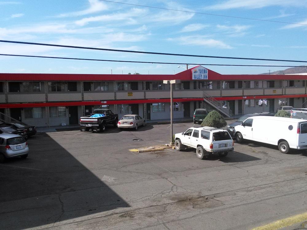 Yakima Valley Inn Zewnętrze zdjęcie